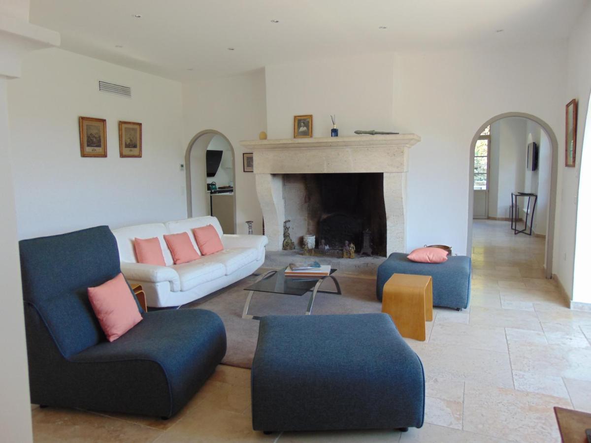 L'Elegante Bastide En Pierre Avec Vue Sur Le Vieux Village De Mougins Luaran gambar